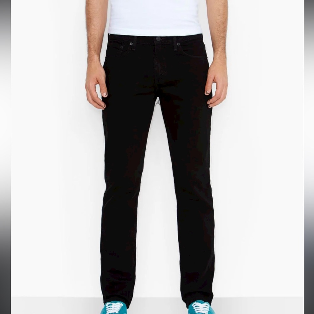 LEVI’S 511 SLIM JEANS